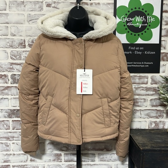 Hollister Jackets & Blazers - Hollister ultimate puffer collection small